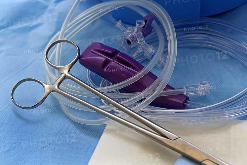 Grain tongs, three-way stopcock, medical tubing