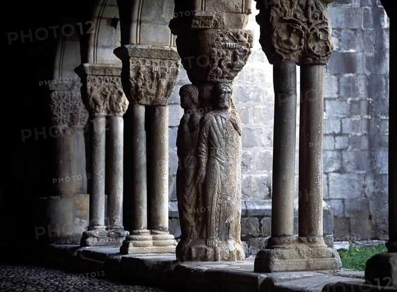 Cloister, Apostle's Column, St., Saint, Saint
