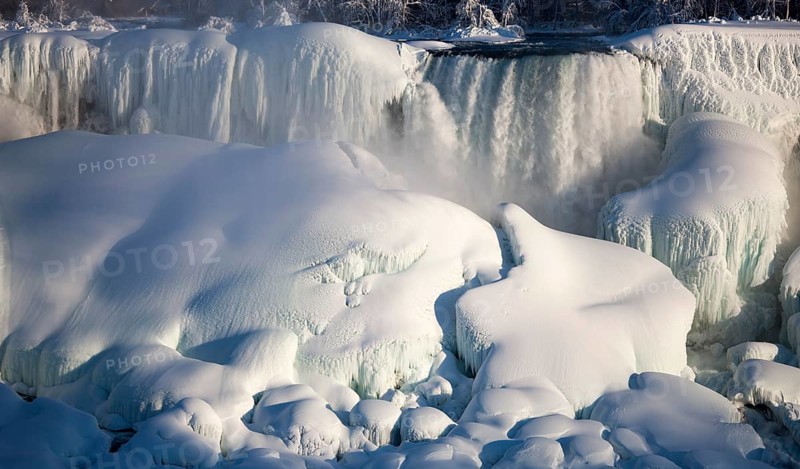 Winter Niagara Falls frozen snow and ice