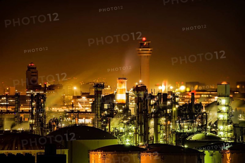 Night view of the Keihin industrial zone which is visible from the Kawasaki Marien. Shooting Location: Yokohama-city kanagawa prefecture