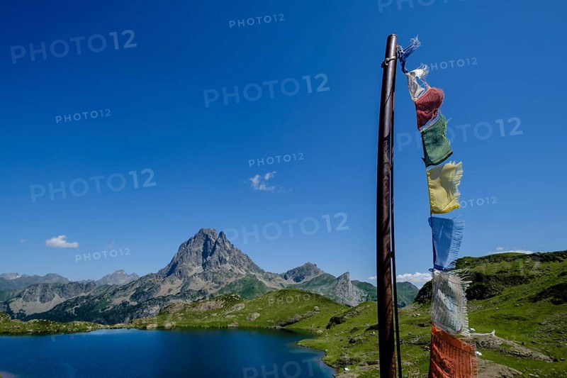 People on Ayous hut, Gentau lake, Ayous lakes tour, Pyrenees National Park, Pyrenees Atlantiques, France