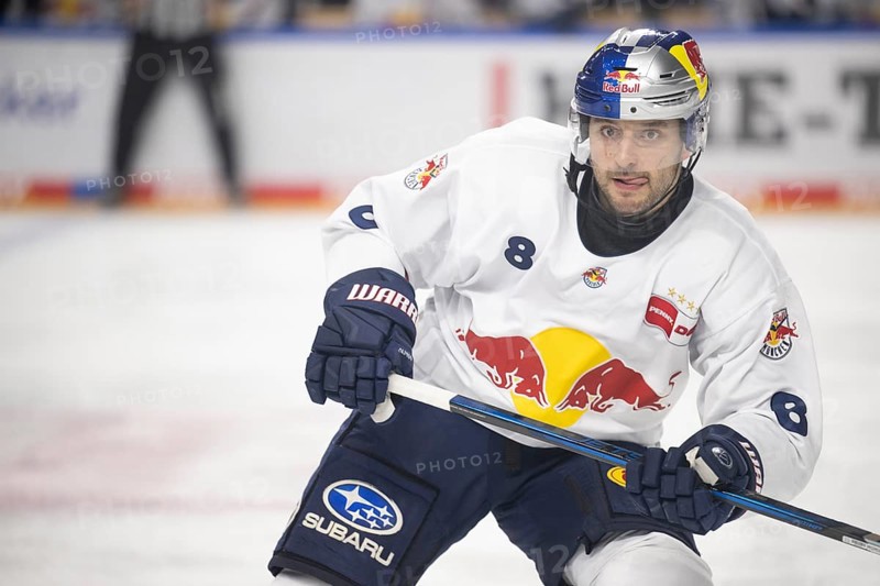 LanxessArena, Cologne, North Rhine-Westphalia, Tobias Rieder (EHC Red Bull Munich, #8), PENNY DEL, Cologne Sharks-EHC Red Bull Munich on 28/01/2025 at the LanxessArena in Cologne Germany