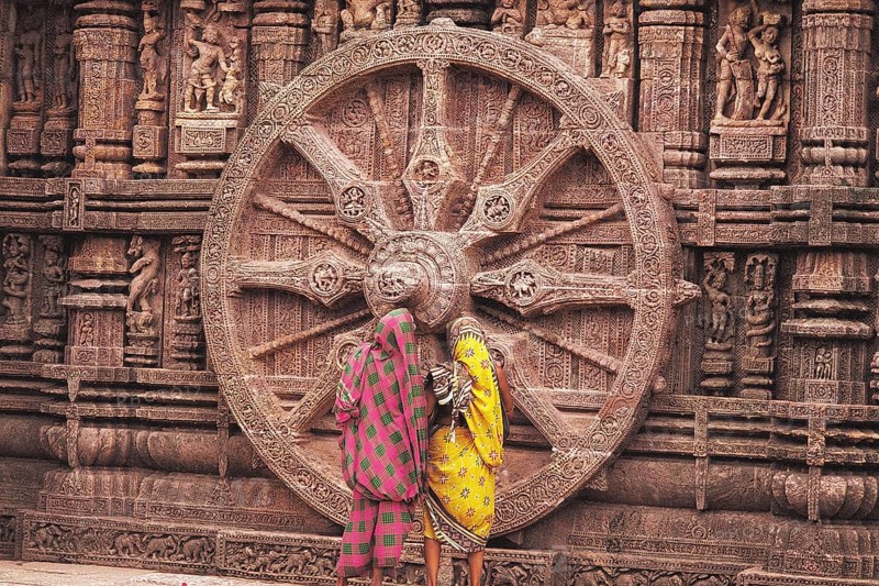 Women at sun temple, konark, orissa, india, asia