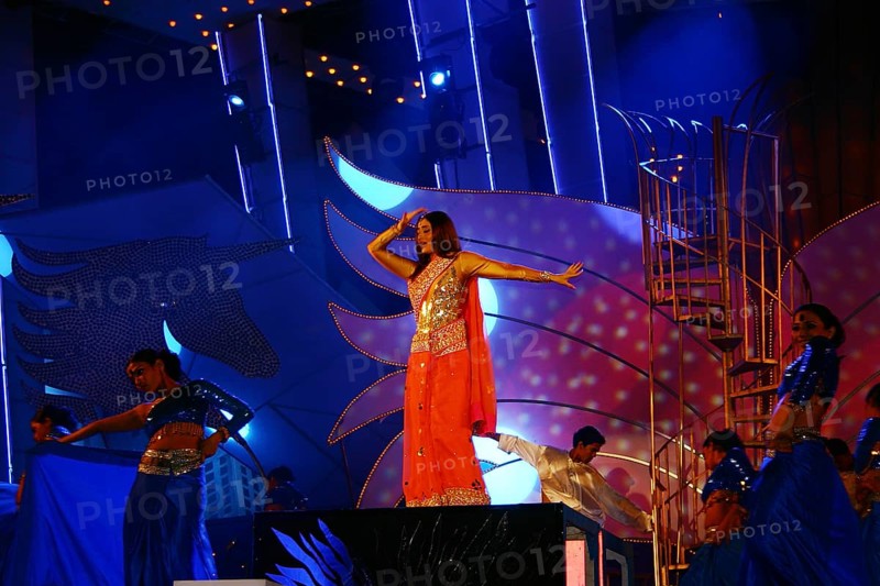 Indian bollywood Actress star Kareena Kapoor of film 'Ashoka', 'Kabhi Khushi Kabhi Gam', 'Chameli', 'Dev', fame performing on stage, Mumbai Bombay, Maharashtra, India NO MODEL RELEASED