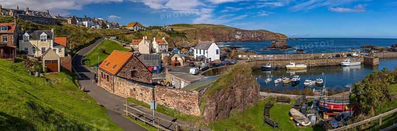 Harbour of the fishing village St. Abbs, Scottish Borders, Scotland, Great Britain