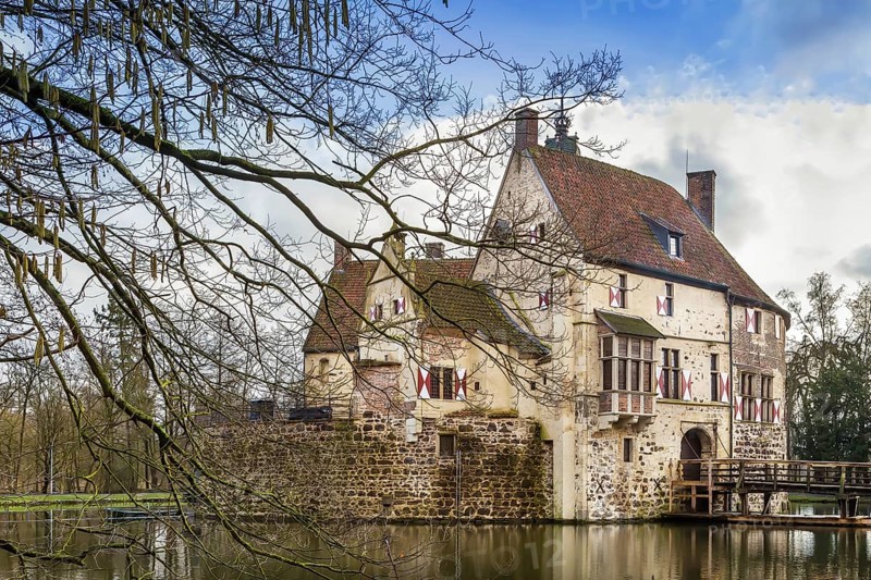 Vischering Castle in Ludinghausen, North Rhine-Westphalia is the most typical moated castle in the Munster region of Germany