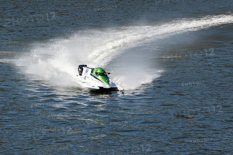 PESO DA REGUA, PORTUGAL - SEPTEMBER 15, 2024: White Powerboat Makes Turn with Splashes of Water during Race. Formula 2 World Championship