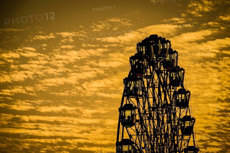Ferris wheel and twilight sky. Shooting Location: Aichi Prefecture, Nagoya City