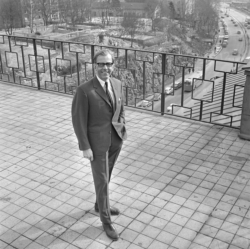 Anders Franzén (1918-1993) Swedish marine engineer and amateur researcher, professor. In 1956, he located the sunken royal ship Vasa, which was salvaged in 1959–1961. Picture taken in 1964. Vasa or Wasa is a Swedish warship built between 1626 and 1628. The ship sank after sailing roughly 1, 300 m (1, 400 yd) into her maiden voyage on 10 August 1628. It was located again in the late 1950s in a busy shipping area in Stockholm harbor by Anders Franzen. The ship was salvaged with a largely intact hull in 1961