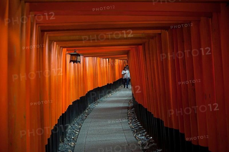 24.12.2017, Kyoto, Japan, Asia, An interior view of one of the torii pathways leading to Fushimi Inari-Taisha, a Shinto shrine in the Fushimi ward of Kyoto city
