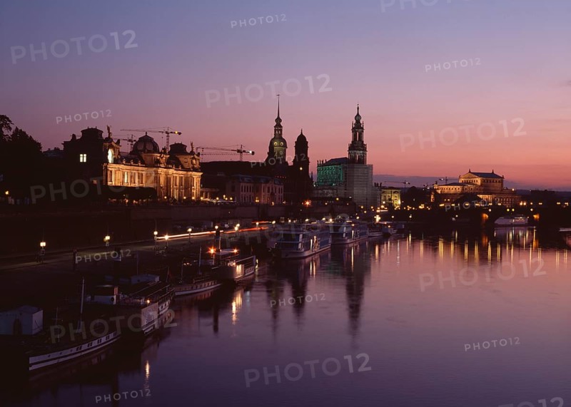View from the Carola Bridge at dusk