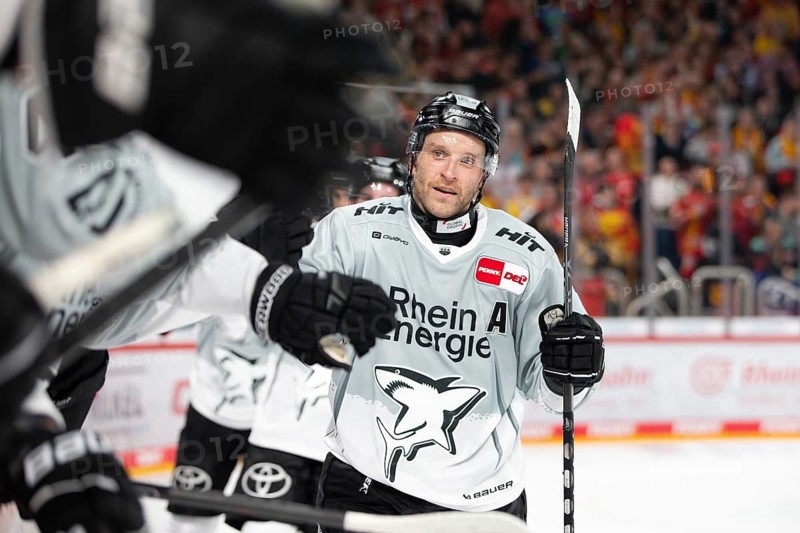 PSD Bank Dome, Düsseldorf, North Rhine-Westphalia, Frederik Storm (Koelner Haie, #19), PENNY DEL, Düsseldorfer EG-Kölner Haie on 18/10/2024 at the PSD Bank Dome in Düsseldorf Germany