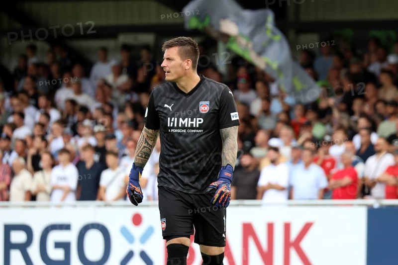 Goalkeeper Kevin Müller (1. FC Heidenheim) in the match for the DFB Cup 2022-23, 1st round: DFB Cup 2024-25, 1st main round: FC 08 Villingen, 1. FC Heidenheim 1846