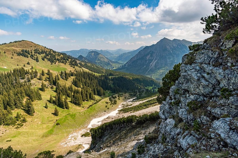 Entschenkopf crossing with a fantastic panoramic view of the Upper and Lower Gaisalpsee and the Allgau Alps