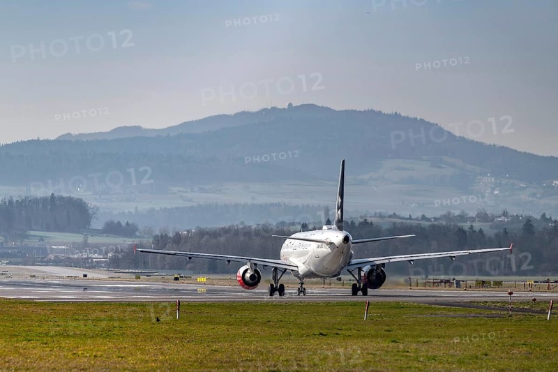 Aircraft Austrian Airlines, OE-LBZ, Airbus A320-200, Zurich Kloten, Switzerland