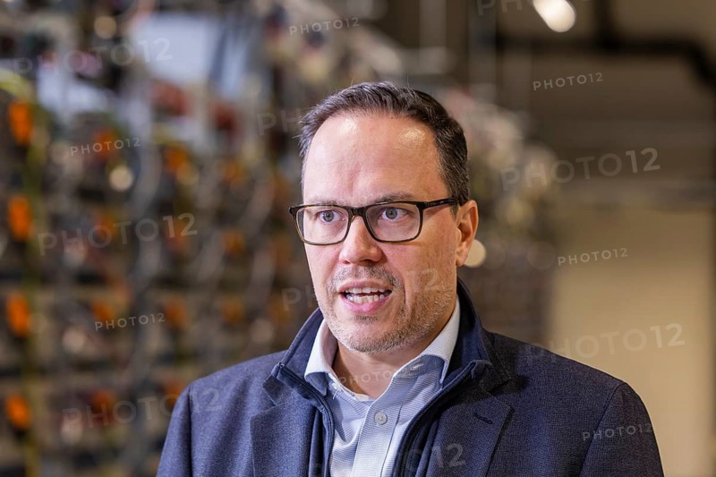 Saxony's Economics and Energy Minister Dirk Panter visits Saxony's largest battery storage facility, with 23 megawatt hours from Tricera energy, Freiberg, Saxony, Germany
