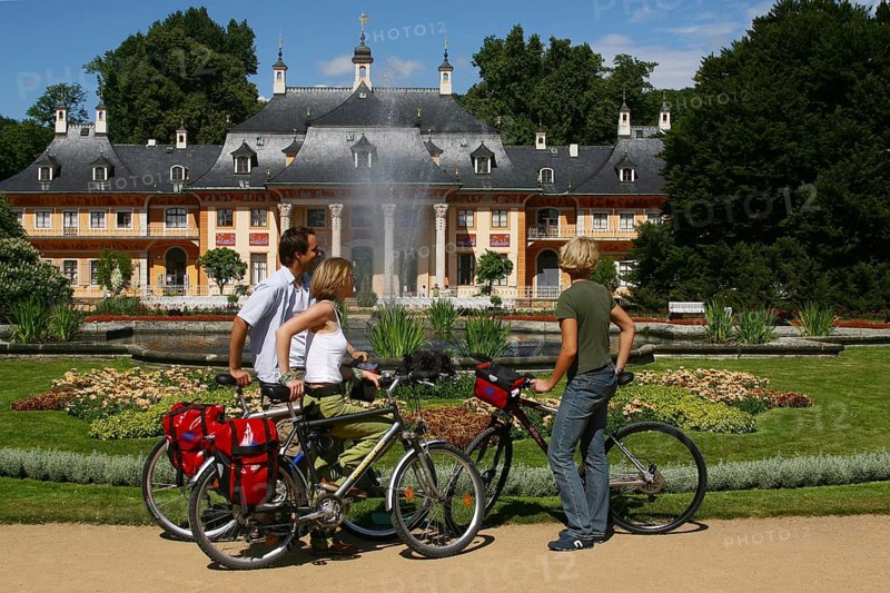 Elbe cycle path in Pillnitz