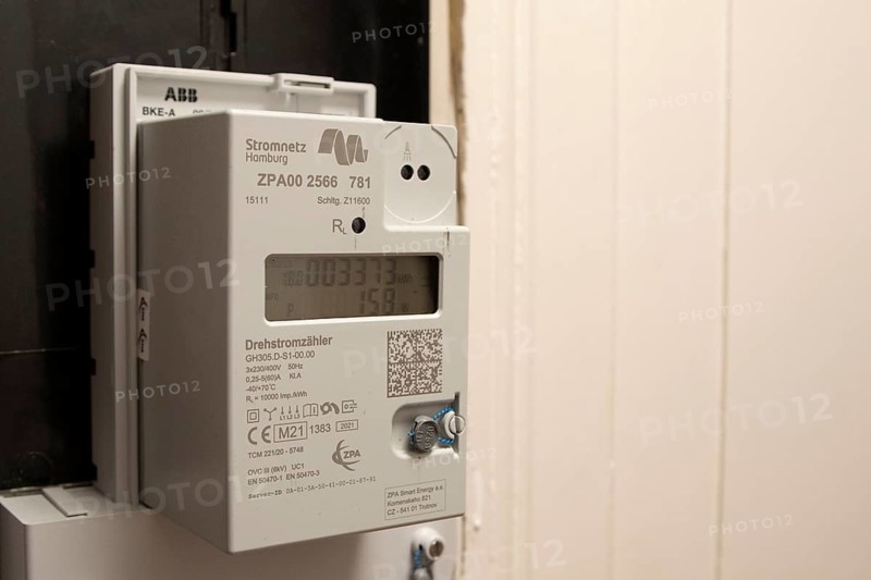 Symbolic image of energy costs in the household, digital electricity meter in a flat, operator Stromnetz Hamburg, Hamburg, Germany