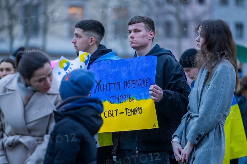 24 February marked the third anniversary of Russia's invasion of Ukraine. To mark the occasion, Ukrainian war refugees living in Dresden and their supporters demonstrated on the Neumarkt in front of the Church of Our Lady and then marched through the city centre, Dresden, Saxony, Germany