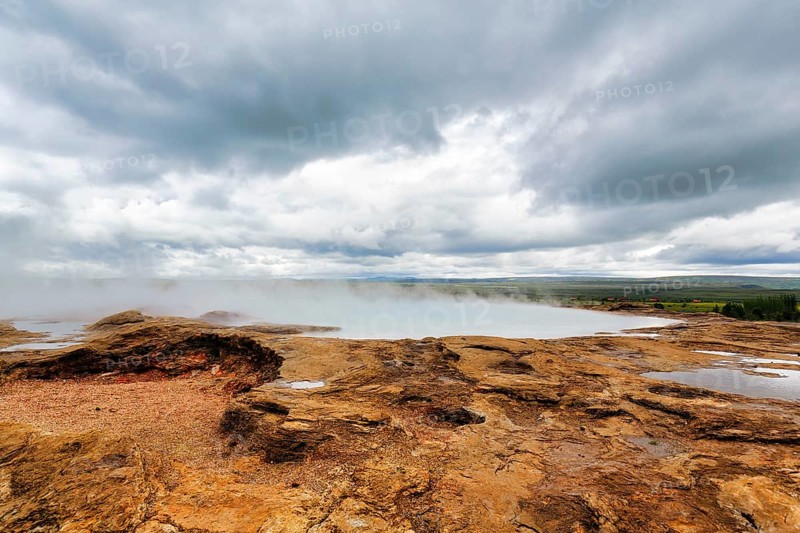 Great Geyser, Old Geyser, steaming, high temperature area Haukadalur, tourist attraction at the Golden Circle, Sudurland, Iceland