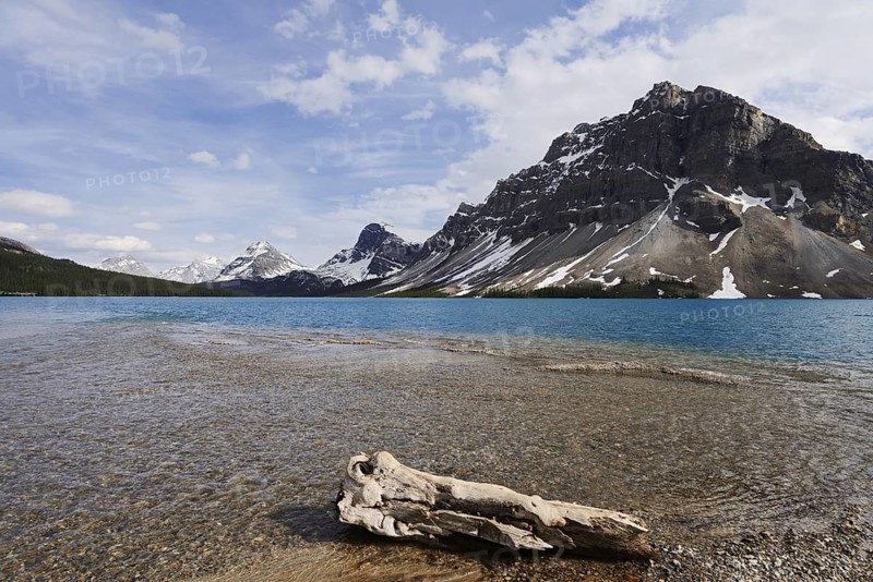 Bow Lake and Crowfoot Mountain, Icefields Parkway, Banff National Park, Alberta, Canada