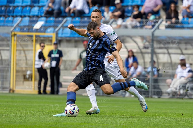 Football 3rd division, 2025/26 season, matchday 1: Waldhof Mannheim v SC Verl***On the ball: Tim Sechelmann (4, Mannheim)
