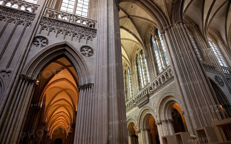 Interior view, arcades, ribbed vault, Cathédrale Notre-Dame de Bayeux, Bayeux, Calvados, France