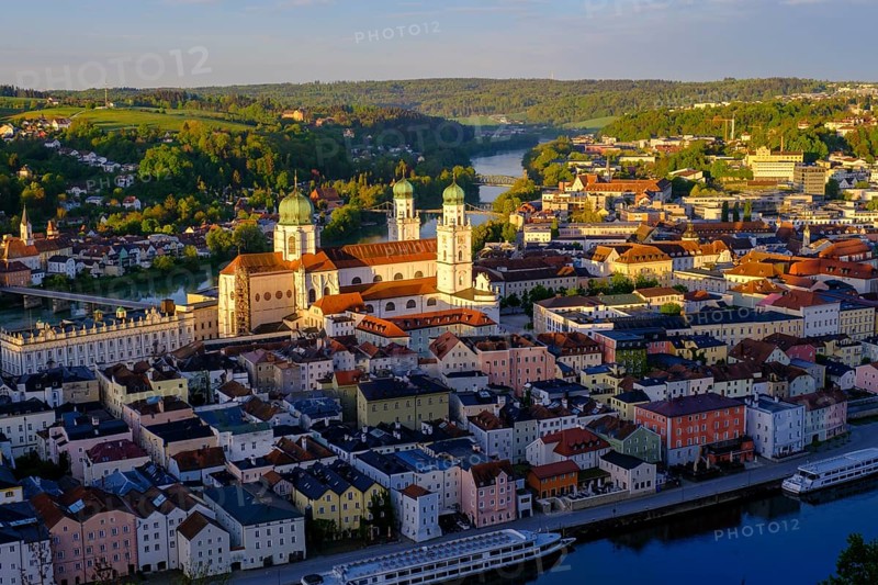 View of the historic city centre at sunrise, from the Veste Oberhaus, Passau, Lower Bavaria, Bavaria, Germany
