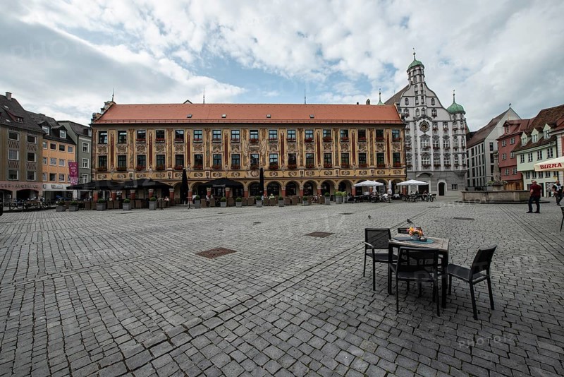 Memmingen, Merktplatz with town hall and wheelhouse, Bavaria, Germany
