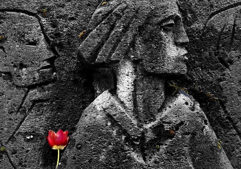 Bittermark memorial, memorial site, detail with tulip for the memorial service on Good Friday, artist Karel Niestrath, Dortmund, Germany