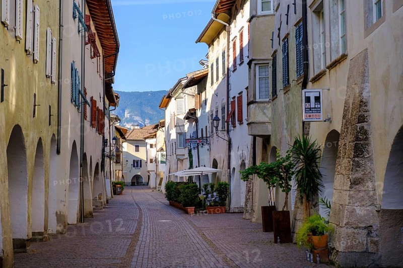 Arcades, archways in the old town centre, Neumarkt, Unteretsch, South Tyrol, Italy