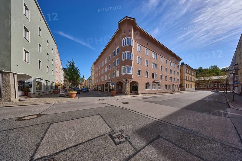 Restaurant Poststuben, street, building, general architecture, blue sky, cirrostratus clouds, intersection Kammerbotenstraße, Poststraße and Herzog-Georgen-Straße, Bad Reichenhall, district Berchtesgadener Land, Bavaria, Germany