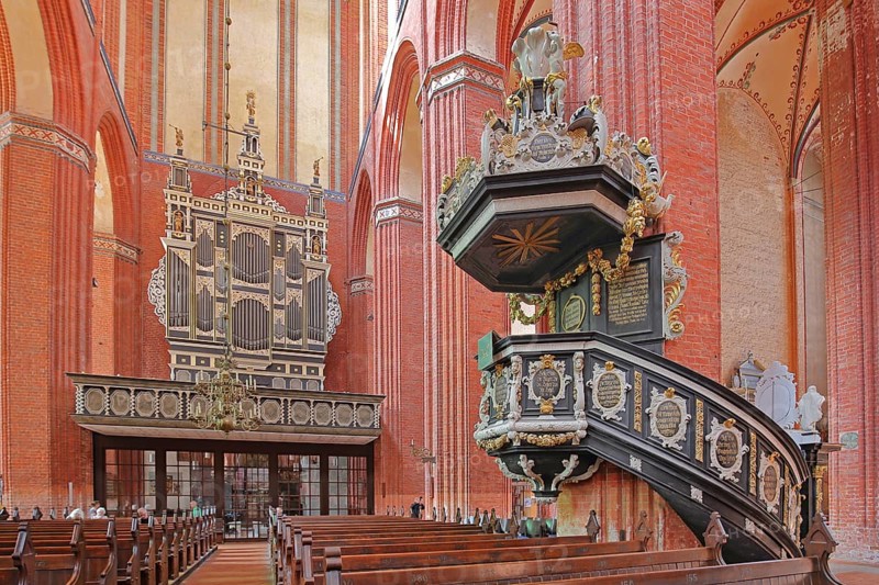 Gothic UNESCO St. Nikolai Church with pulpit and pulpit bonnet, pulpit cover, sounding board, pulpit canopy, organ, Brick Gothic, brick church, Wismar, Mecklenburg-Western Pomerania, Germany