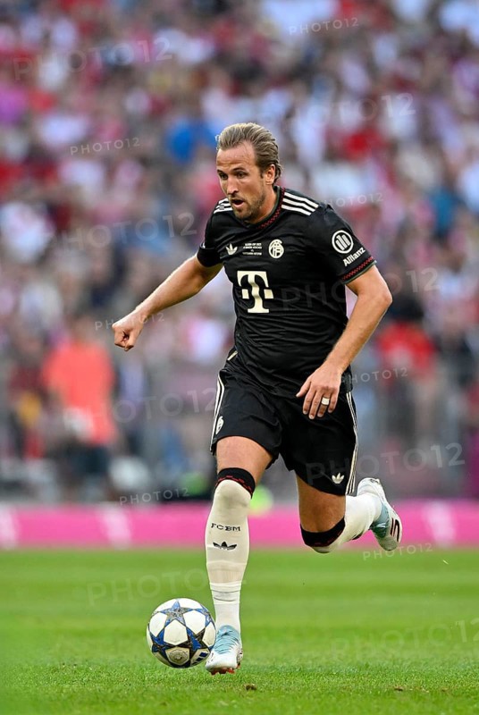 Harry Kane FC Bayern Munich FCB (09) Action on the ball Telekom Cup Allianz Arena, Munich, Bavaria, Germany