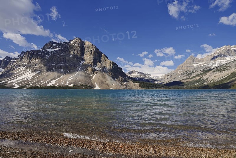 Bow Lake with Crowfoot Mountain and Bow Glacier, Icefields Parkway, Banff National Park, Alberta, Canada