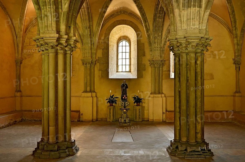 Chapter house, sala capitolare, interior, Gothic basilica of the Cistercian abbey Fossanova monastery, Cistercian - Burgundian architectural style, Priverno, Province of Latina, Lazio, Italy