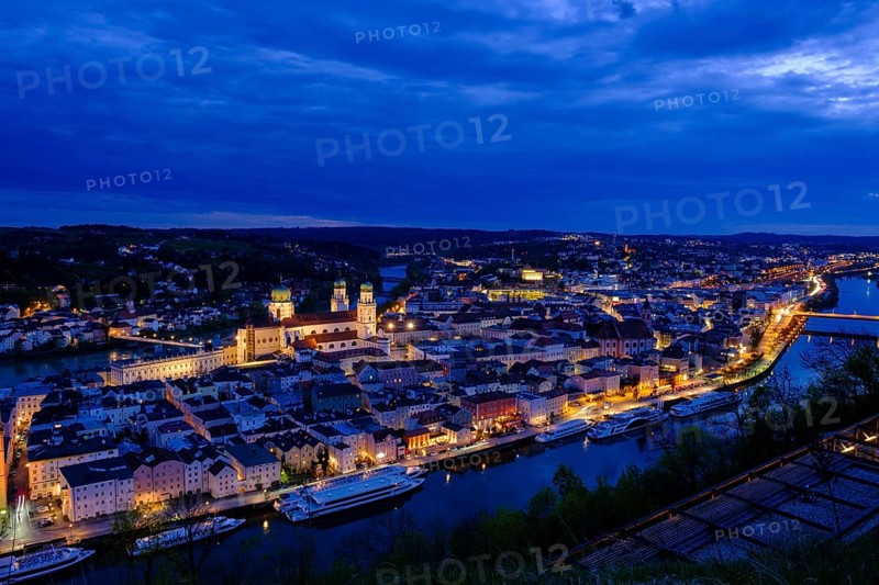 Old town at dusk from the Veste Oberhaus, Passau, Lower Bavaria, Bavaria, Germany