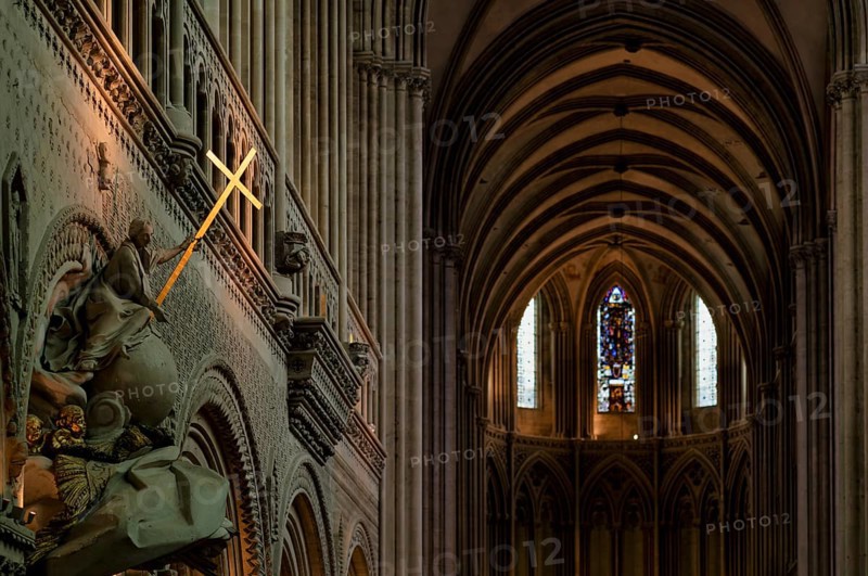 Interior view, angel on pulpit, holding a shining golden sword, Cathédrale Notre-Dame de Bayeux, Bayeux, Calvados, France