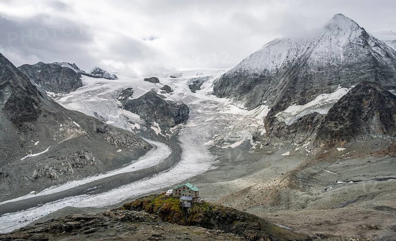 Mountain hut Cabane des Dix in front of glacier Glacier de Cheilon and summit Mont Blanc de Cheilon, Valais Alps, Valais, Switzerland