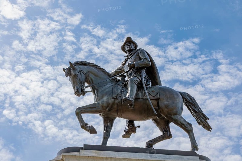 Bronze sculpture of General Sam Houston at the entrance to Hermann Park in downtown Houston, Texas