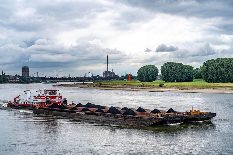 Cargo ship on the Rhine, push boat Herkules II, pushed convoy, with coal for the HKM coking plant in Duisburg, North Rhine-Westphalia, Germany