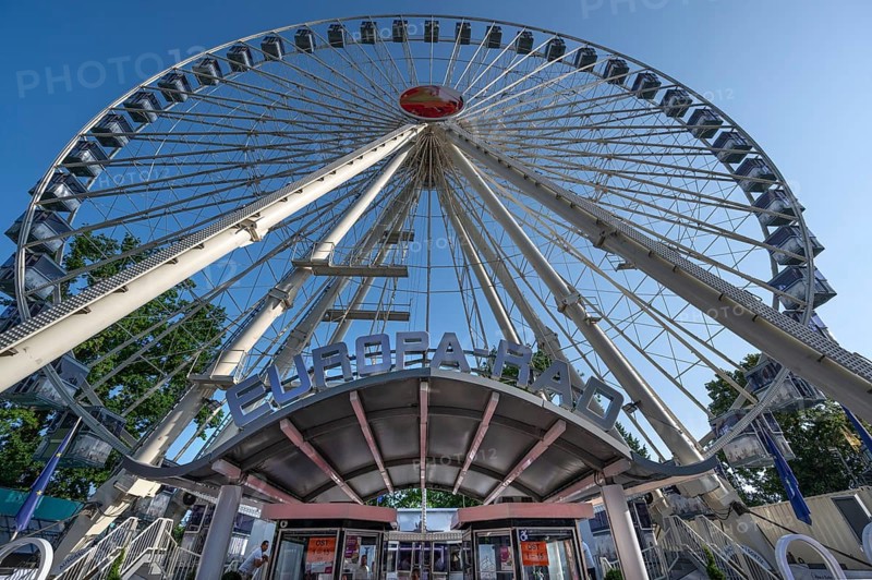 Ferris wheel at the Erlangen Bergkirchweih, traditional twelve-day folk festival, Erlangen, Middle Franconia, Bavaria, Germany