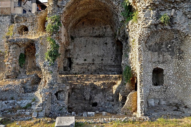 Ruins, remains of the temple complex, sanctuary and oracle of the goddess Fortuna Primigenia, Tempio della Fortuna Primigenia, Area Sacra, Palestrina, Metropolitan City of Rome, Lazio, Italy