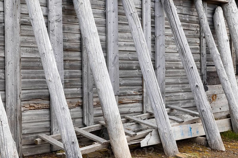 Hunting hut, protection from polar bears, wooden hut, Bamsebu, Spitsbergen, Svalbard