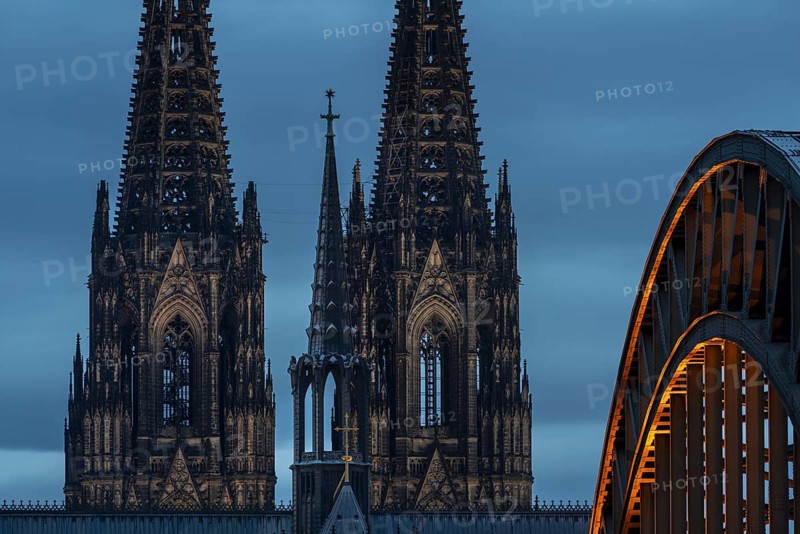 Cologne Cathedral and the Hohenzollern Bridge illuminated with LED lights, Cologne, North Rhine-Westphalia, Germany