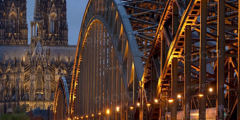 LED lights, evening mood at Cologne Cathedral, Hohenzollern Bridge, Cologne, North Rhine-Westphalia, Germany