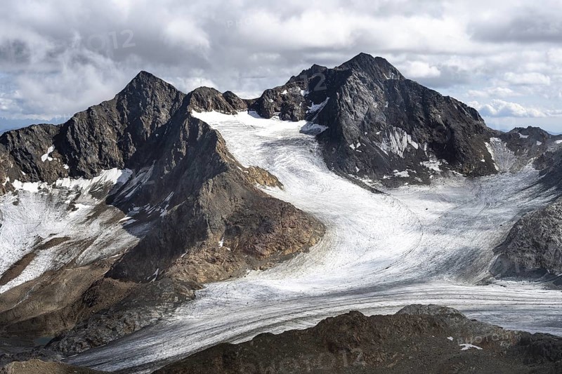 High mountain landscape, glacier and rocky mountain peaks, view of the Königshofspitz mountain peak and Übeltalferner glacier at the Becher, Stubai Alps, South Tyrol, Italy