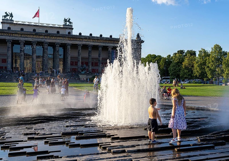 The pleasure garden with fountain and the Altes Museum, Berlin, Germany