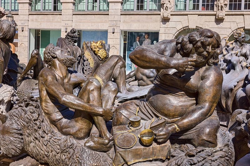Marriage carousel, sculptor Jürgen Weber, fountain with bronze sculptures, marriage fountain, Hans-Sachs-Fountain, facade, pedestrian zone, Ludwigsplatz, Nuremberg, Middle Franconia, independent city, Bavaria, Germany