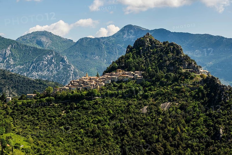 Picturesque mountain village overlooking the sea, Sainte-Agnès, near Menton, Cote d'Azur, Alpes-Maritimes, Provence-Alpes-Cote-d'Azur, South of France, France